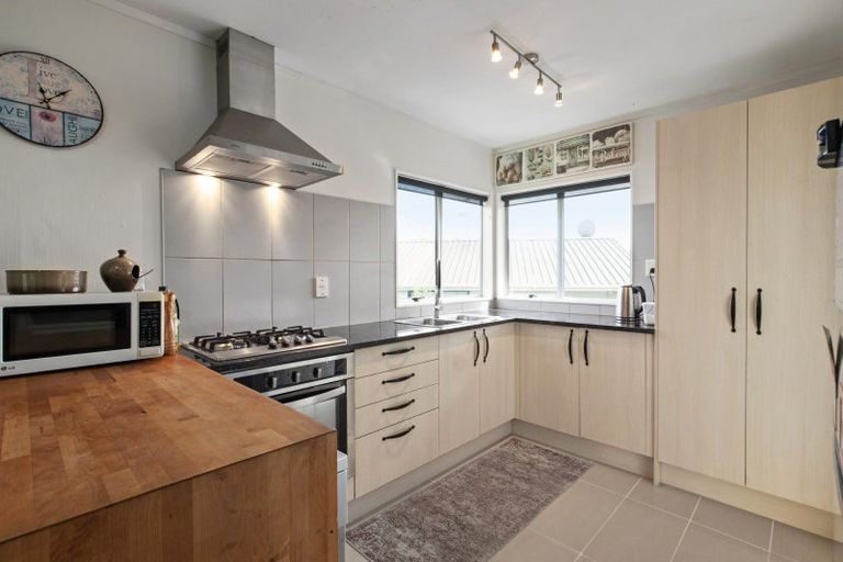 Photo of property in 4 Cross Street, Papakura, 2110