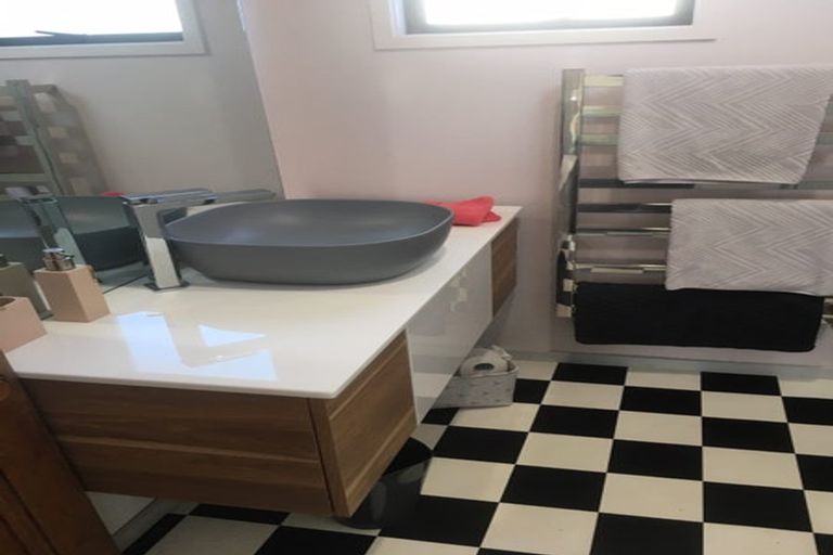 Photo of property in 1/12 Hewitts Road, Merivale, Christchurch, 8014