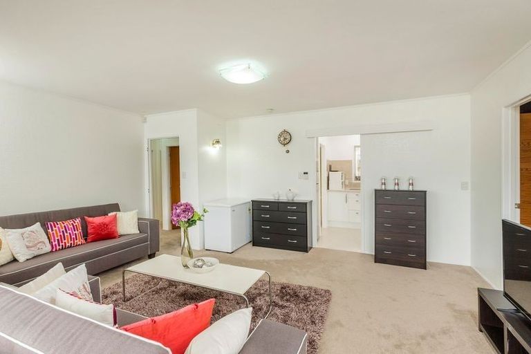 Photo of property in 2/349 Pakuranga Road, Pakuranga Heights, Auckland, 2010