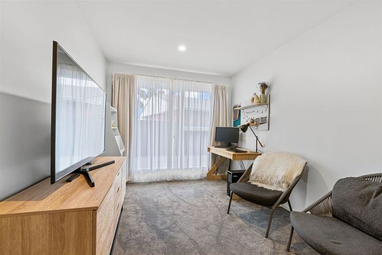 Photo of property in 2/225 Greers Road, Bryndwr, Christchurch, 8053