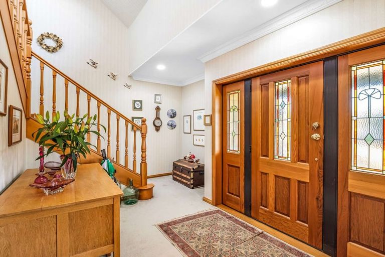 Photo of property in 43 Kilkenny Place, Fitzherbert, Palmerston North, 4410