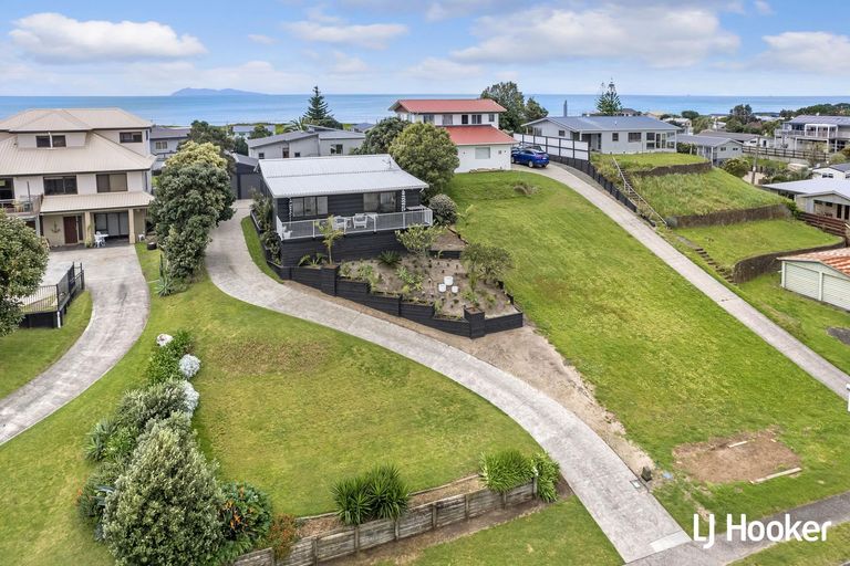 Photo of property in 39 Hanlen Avenue, Waihi Beach, 3611