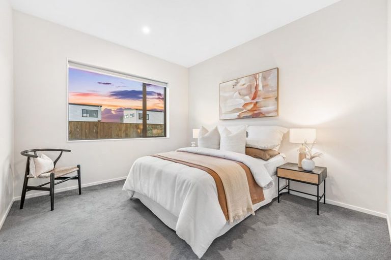 Photo of property in 3 Tarras Road, Kumeu, 0810