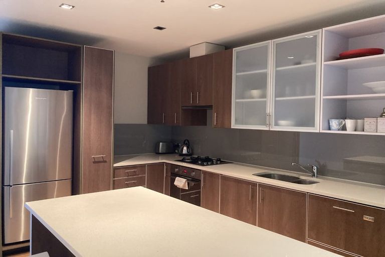 Photo of property in Patent 326 Apartments, 204s/326 Evans Bay Parade, Hataitai, Wellington, 6021