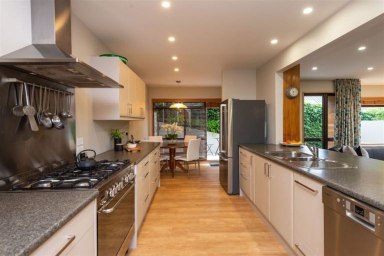 Photo of property in 10 Nehru Place, Cashmere, Christchurch, 8022