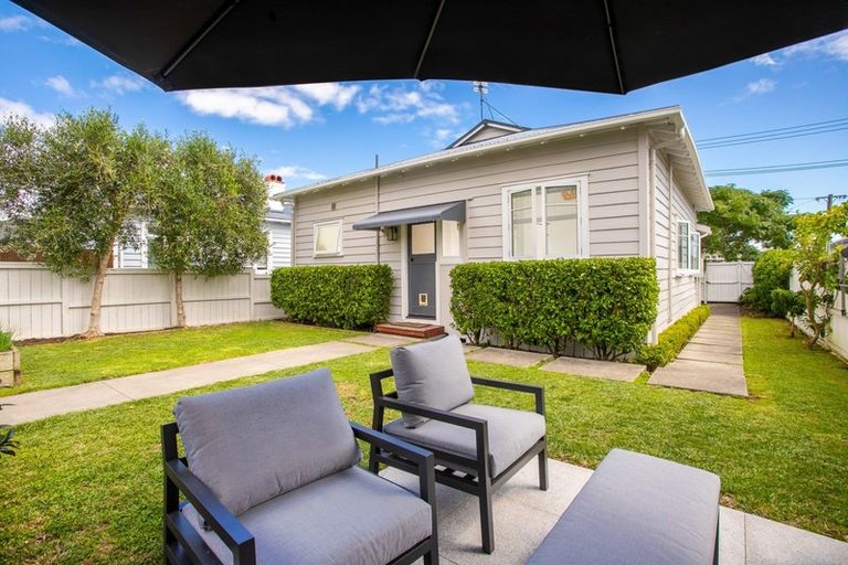 Photo of property in 14 Formby Avenue, Point Chevalier, Auckland, 1022