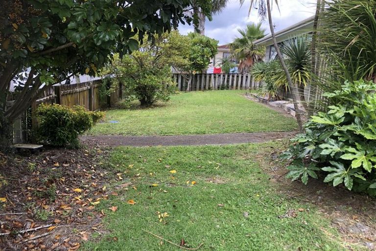 Photo of property in 13 Edwin Freeman Place, Ranui, Auckland, 0612