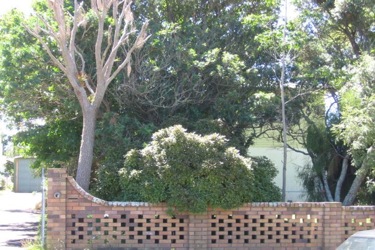Photo of property in 7 Teal Crescent, Beach Haven, Auckland, 0626