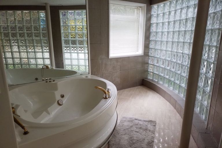 Photo of property in 9 Rangitane Street, Maupuia, Wellington, 6022