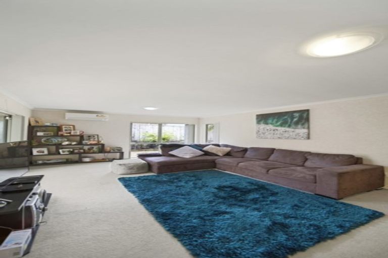Photo of property in 5 Harobed Place, Weymouth, Auckland, 2103