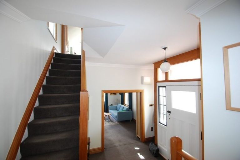 Photo of property in 20 Earls Terrace, Mount Victoria, Wellington, 6011