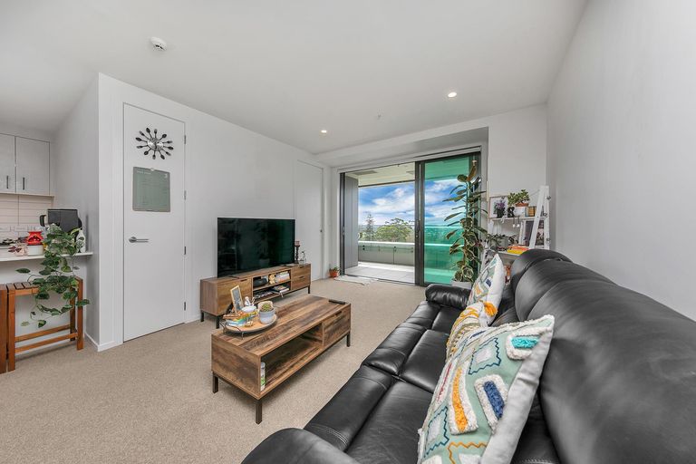 Photo of property in 902/8 Waikumete Road, Glen Eden, Auckland, 0602