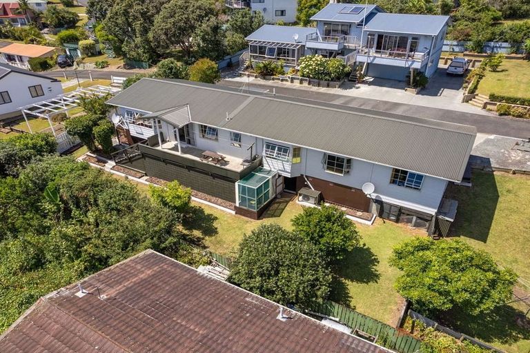 Photo of property in 37 Stratford Drive, Cable Bay, 0420