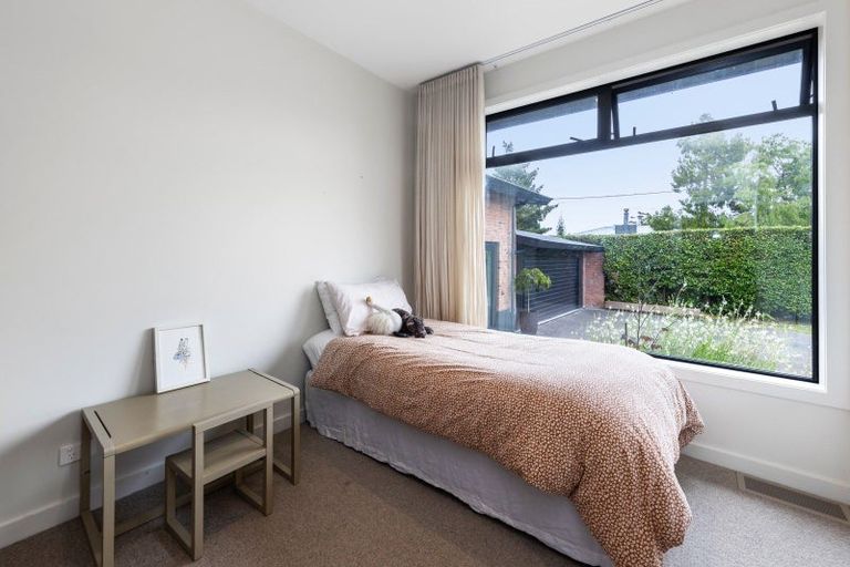 Photo of property in 56 Covil Avenue, Te Atatu South, Auckland, 0610