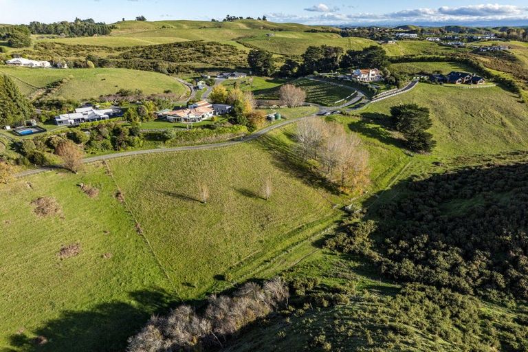 Photo of property in 70 Pineleigh Drive, Poraiti, Napier, 4182