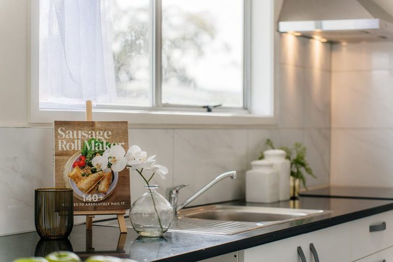 Photo of property in 46 Cottingham Crescent, Mangere East, Auckland, 2024