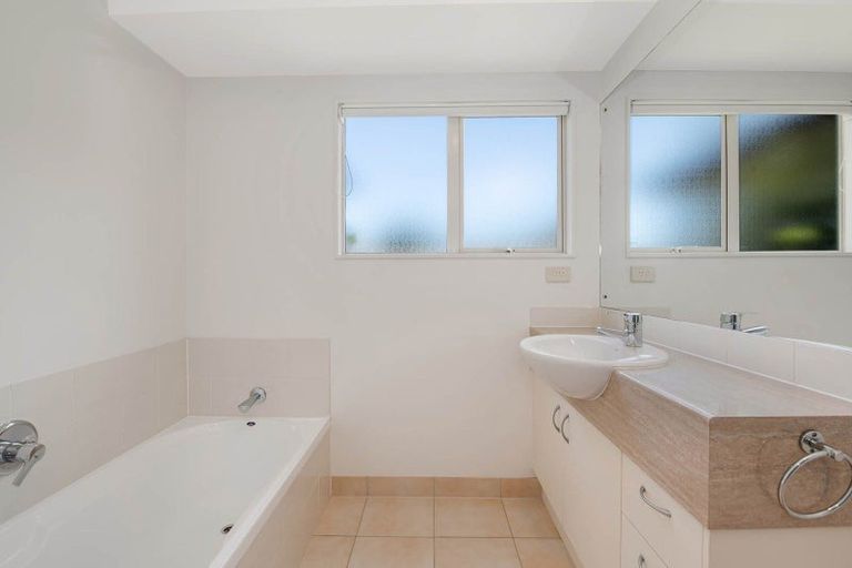 Photo of property in 9 Blue Heron Rise, Stanmore Bay, Whangaparaoa, 0932