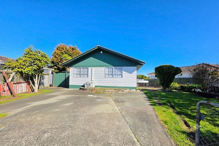 Photo of property in 61 Alabaster Drive, Papatoetoe, Auckland, 2025