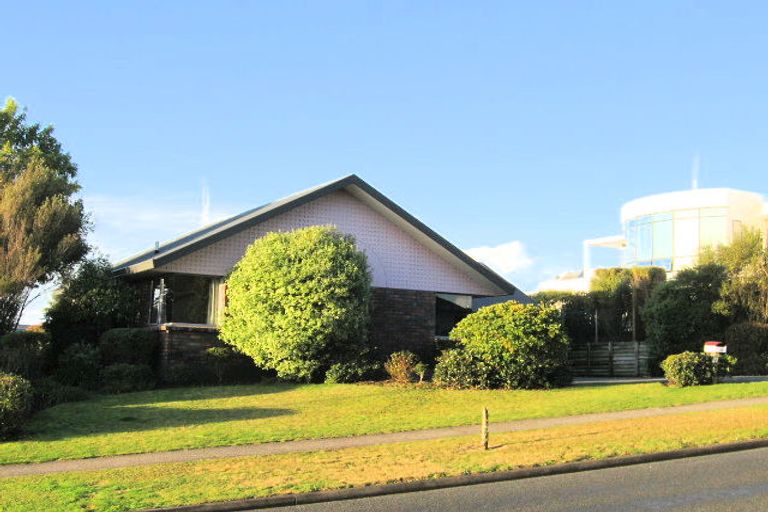 Photo of property in 18 Western Heights Drive, Western Heights, Hamilton, 3200