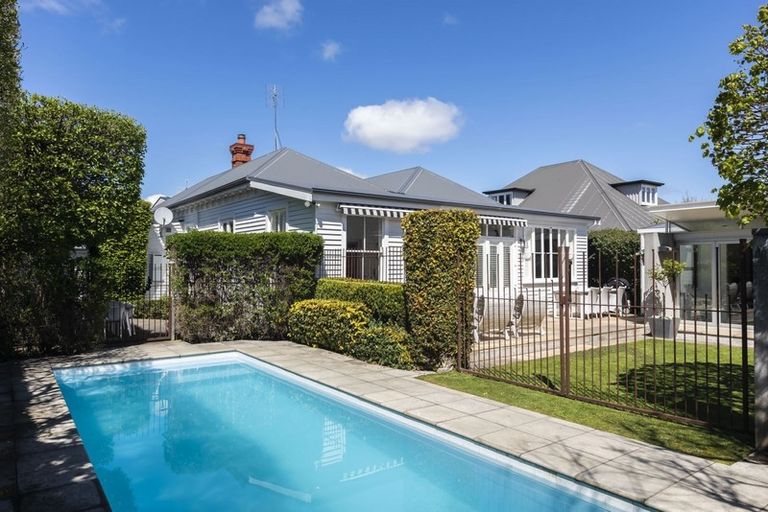 Photo of property in 17 Rastrick Street, Merivale, Christchurch, 8014