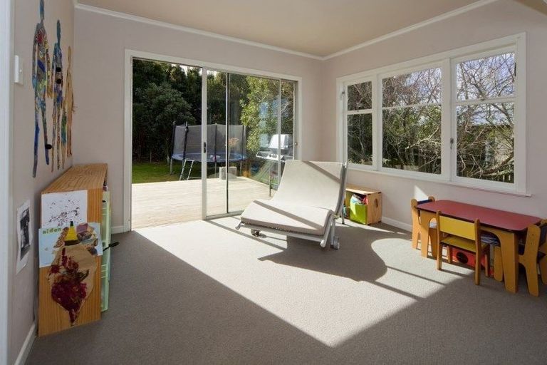 Photo of property in 2/1a Helga Crescent, Te Atatu Peninsula, Auckland, 0610