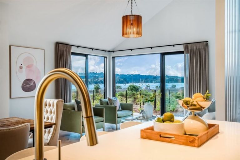 Photo of property in 21 Sunderland Avenue, Hobsonville, Auckland, 0616