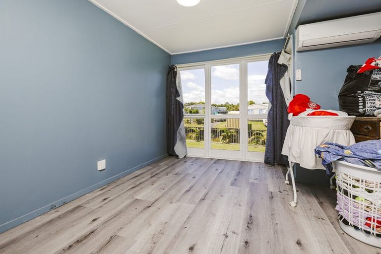 Photo of property in 16 Totara Street, Waiuku, 2123