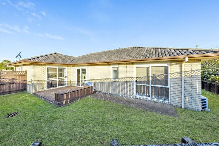 Photo of property in 12 Ironstone Place, Randwick Park, Auckland, 2105