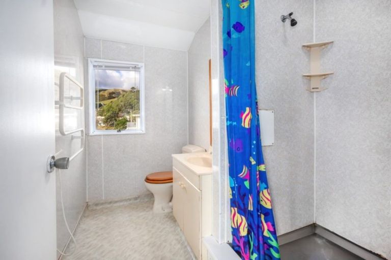 Photo of property in 25 Ocean Parade, Pukerua Bay, 5026