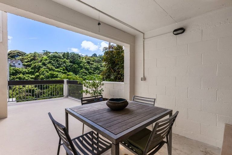 Photo of property in 74 Ranui Crescent, Khandallah, Wellington, 6035