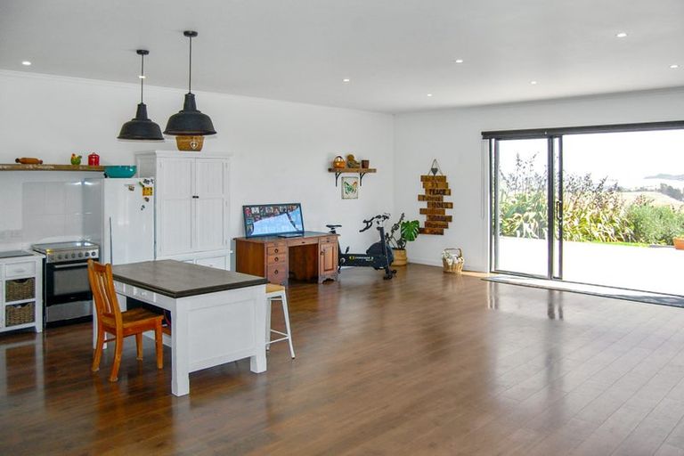 Photo of property in 1470 Oneriri Road, Kaiwaka, 0573