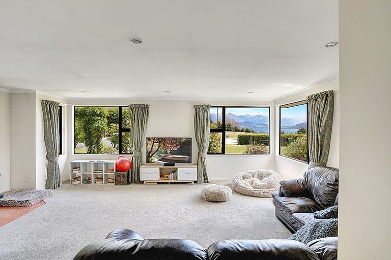 Photo of property in 4 Baker Grove, Wanaka, 9305