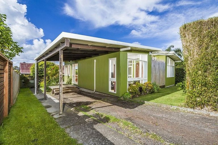 Photo of property in 16 David Street, Bayswater, Auckland, 0622
