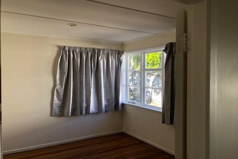 Photo of property in 25 William Souter Street, Forrest Hill, Auckland, 0620