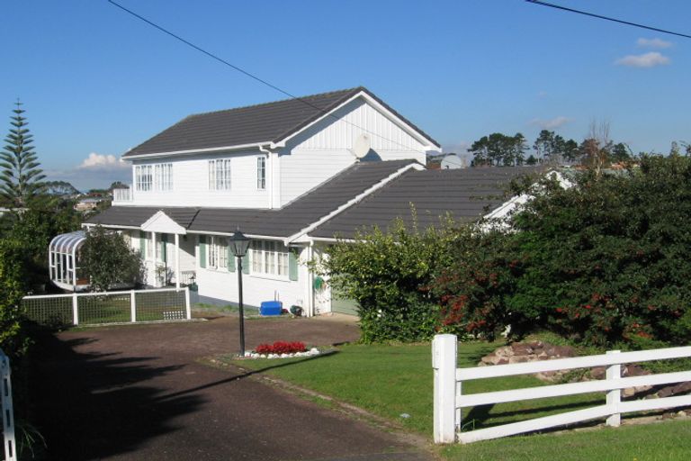 Photo of property in 355 East Coast Road, Mairangi Bay, Auckland, 0630