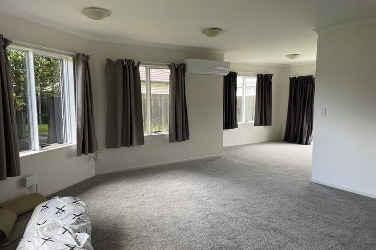 Photo of property in 24 Lili Chen Way, Mangere Bridge, Auckland, 2022