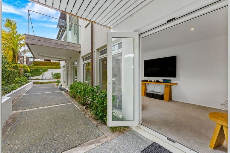 Photo of property in 15 The Strand, Takapuna, Auckland, 0622