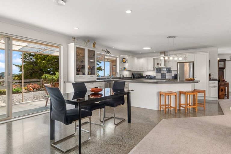 Photo of property in 121 Owhiwa Road, Parua Bay, Onerahi, 0192