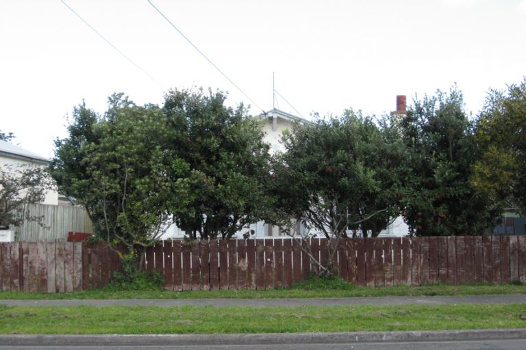 Photo of property in 23 Karaka Street, Castlecliff, Whanganui, 4501