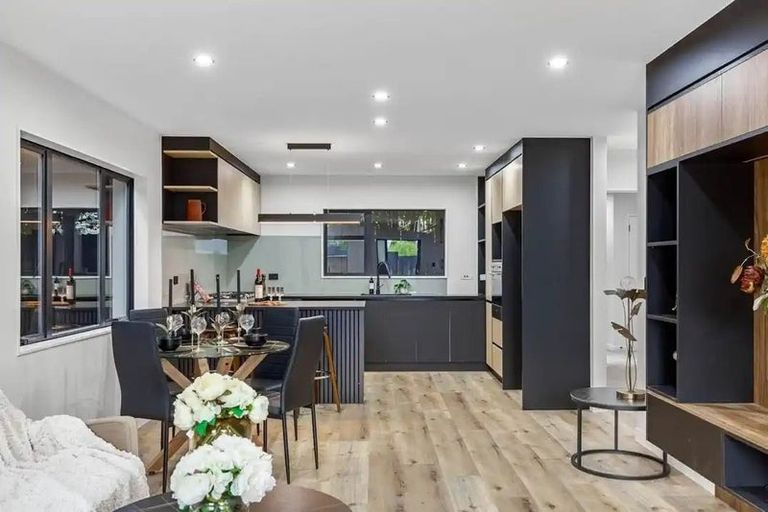 Photo of property in 56c Donovan Avenue, Massey, Auckland, 0614