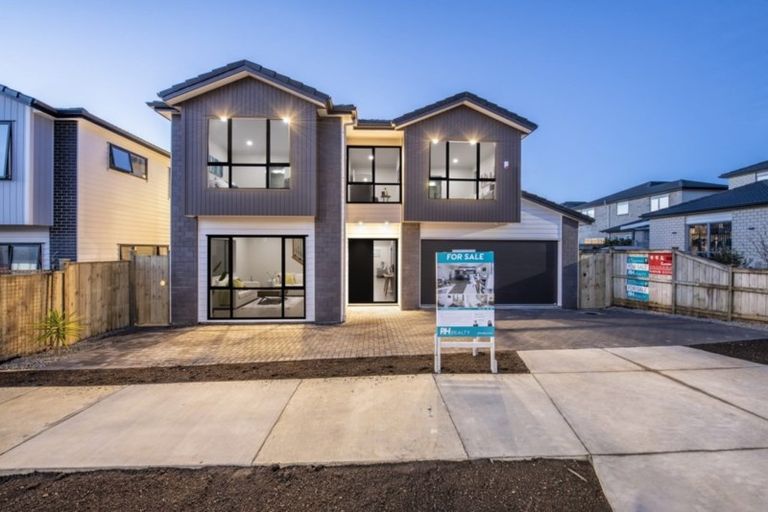 Photo of property in 29 Ballindrait Drive, Flat Bush, Auckland, 2019
