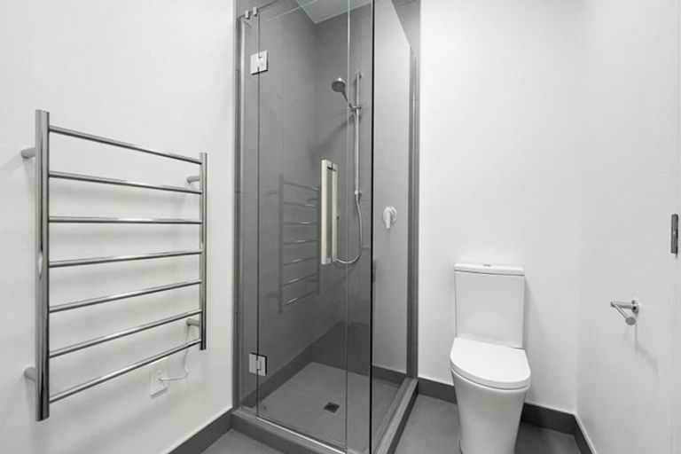 Photo of property in 22/82 East Coast Road, Milford, Auckland, 0620