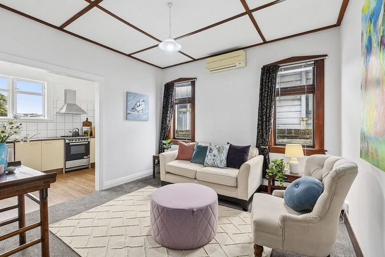 Photo of property in 94 Endeavour Street, Lyall Bay, Wellington, 6022