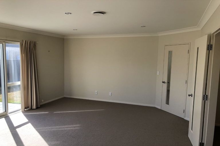 Photo of property in 242 Mark Avenue, Grenada Village, Wellington, 6037