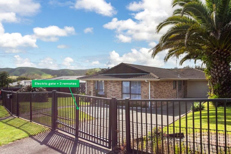 Photo of property in 59 Cabeleigh Drive, Helensville, 0800