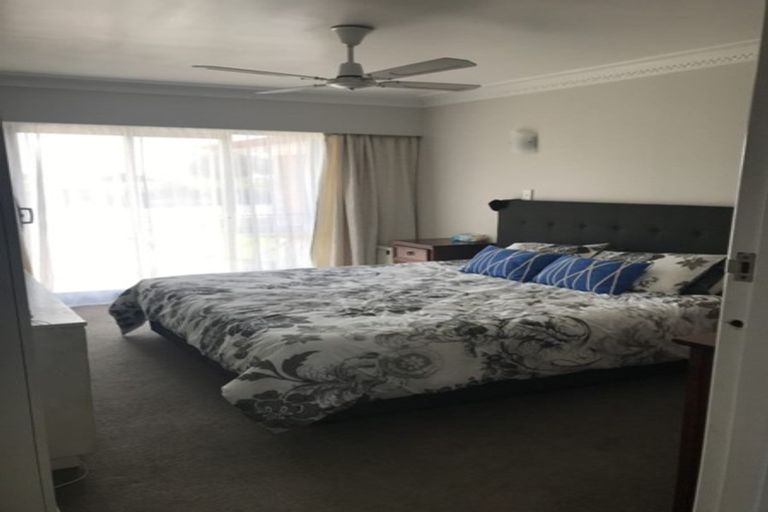 Photo of property in 15a Butterworth Avenue, Opaheke, Papakura, 2113