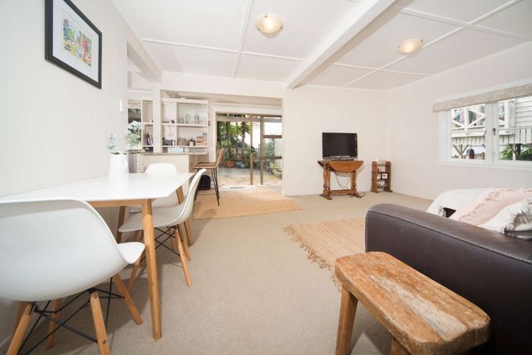 Photo of property in 96 Calliope Road, Stanley Point, Auckland, 0624