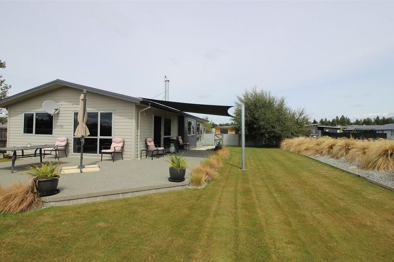 Photo of property in 14 Rhoboro Road, Twizel, 7901