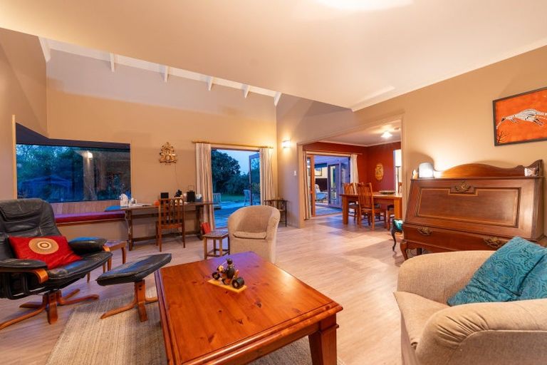 Photo of property in 153 Halcombe Road, Feilding, 4775