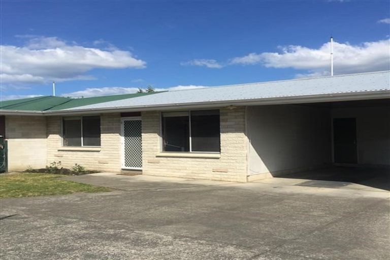 Photo of property in 2/1012 Plunket Street, Saint Leonards, Hastings, 4120